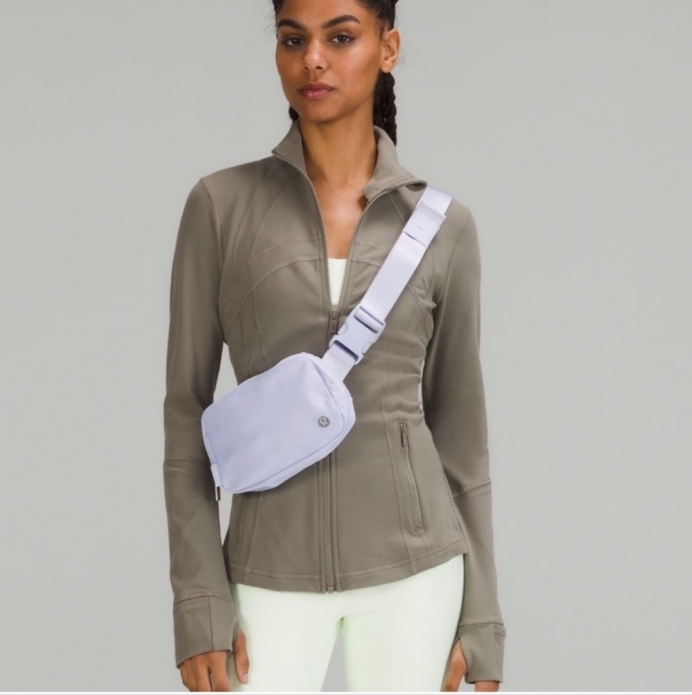 Lululemon Everywhere Belt Bag  Pastel Periwinkle Spring Like New